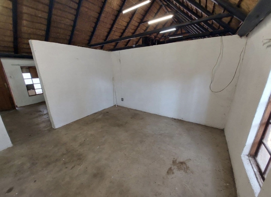 To Let 4 Bedroom Property for Rent in Flamwood North West
